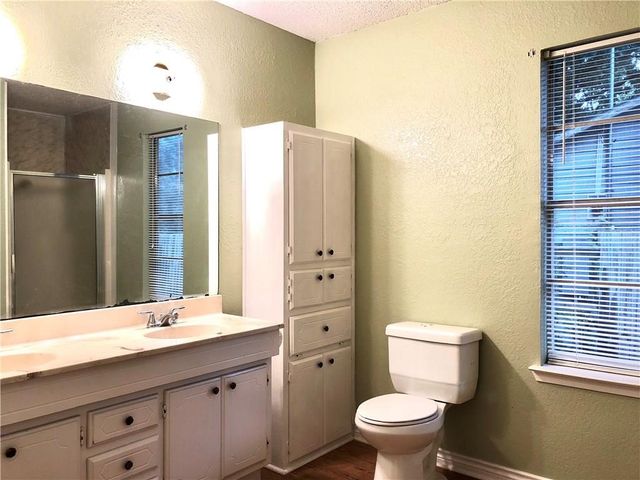304 Nighthawk Drive, Pottsboro, TX 75076