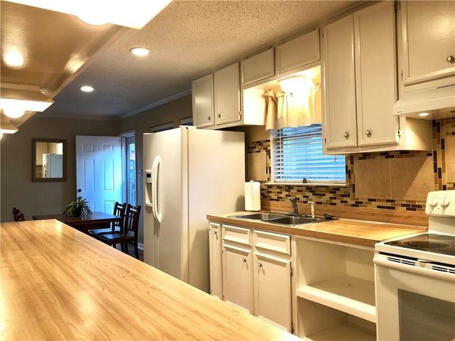 304 Nighthawk Drive, Pottsboro, TX 75076