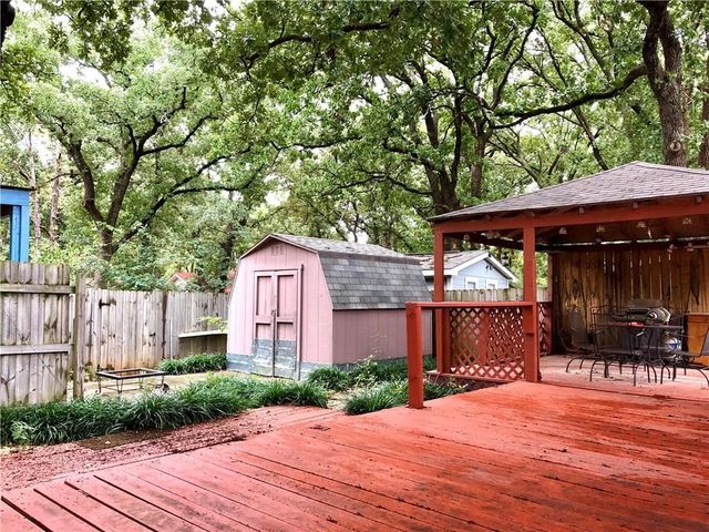 304 Nighthawk Drive, Pottsboro, TX 75076