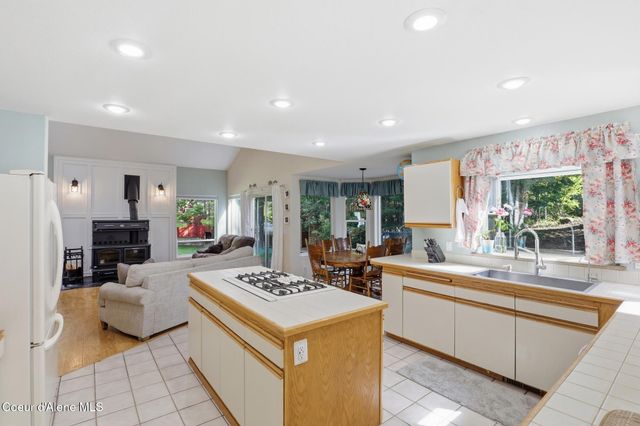 3155 E York Ct, Hayden, ID 83835