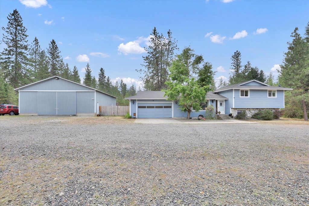 3006 E BUCK BRUSH Ave, Chattaroy, WA 99003