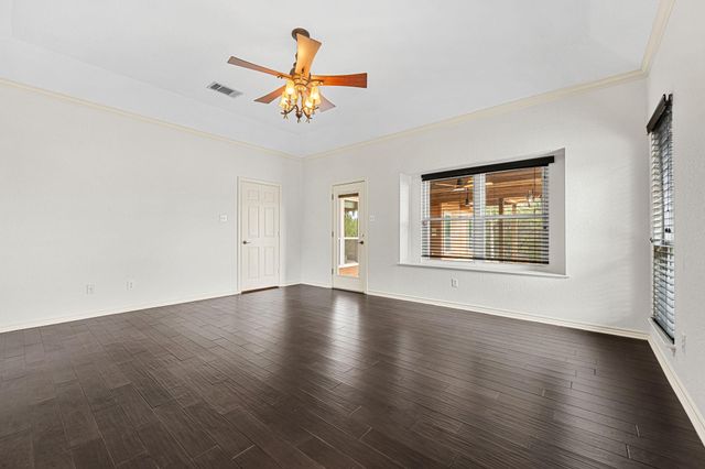 1011 Fountainwood DR, Georgetown, TX 78633