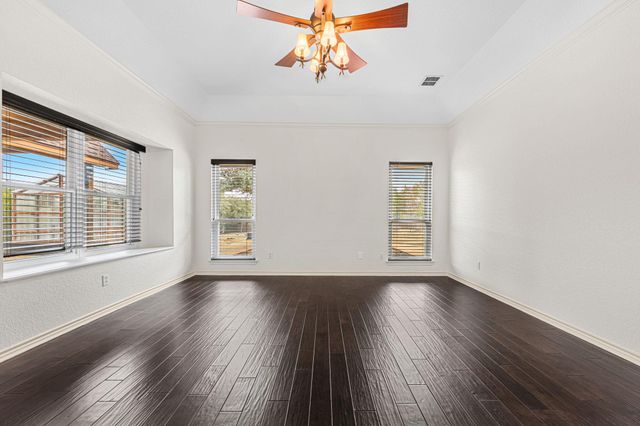 1011 Fountainwood DR, Georgetown, TX 78633