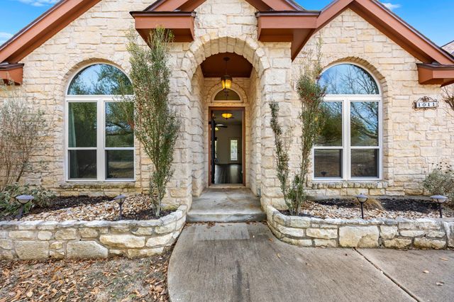 1011 Fountainwood DR, Georgetown, TX 78633