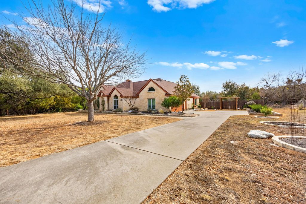 1011 Fountainwood DR, Georgetown, TX 78633