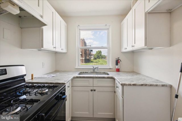 248 N WYCOMBE AVE, Lansdowne, PA 19050