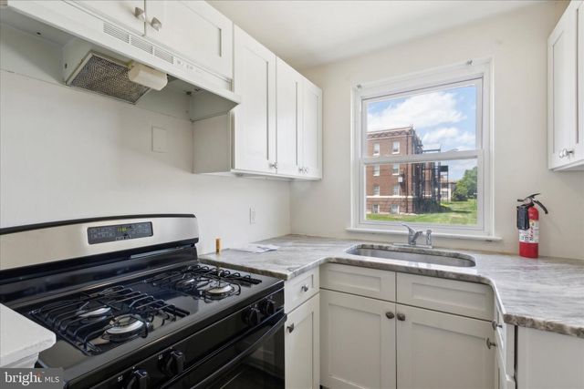 248 N WYCOMBE AVE, Lansdowne, PA 19050