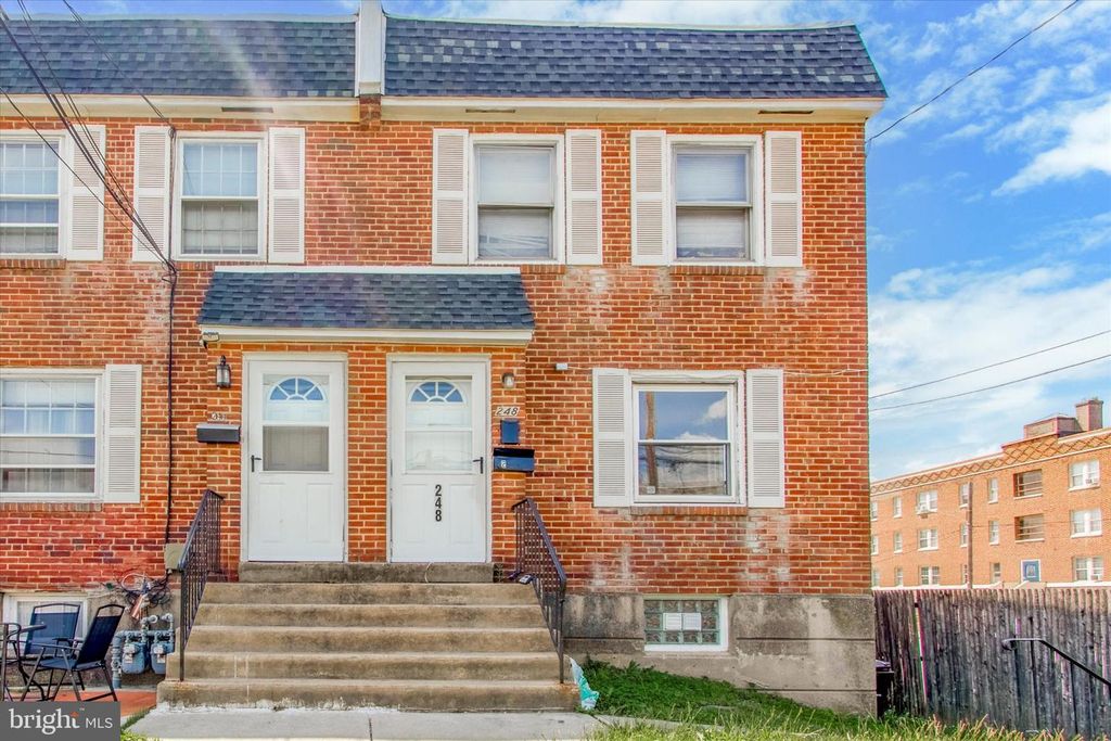 248 N WYCOMBE AVE, Lansdowne, PA 19050