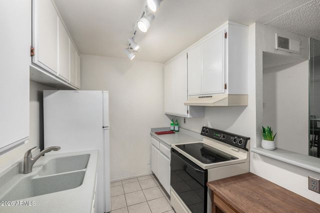 5525 E THOMAS Road M16, Phoenix, AZ 85018