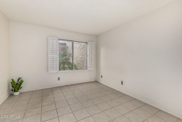 5525 E THOMAS Road M16, Phoenix, AZ 85018