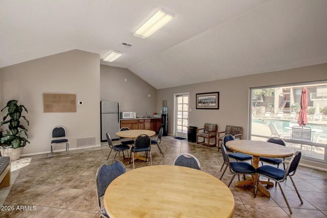 5525 E THOMAS Road M16, Phoenix, AZ 85018