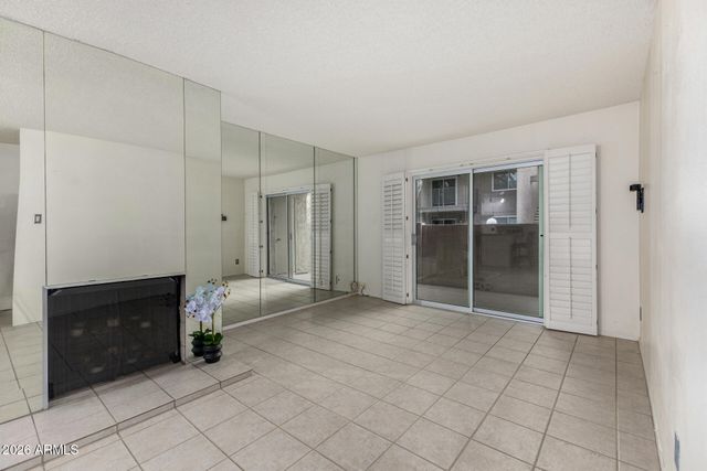 5525 E THOMAS Road M16, Phoenix, AZ 85018