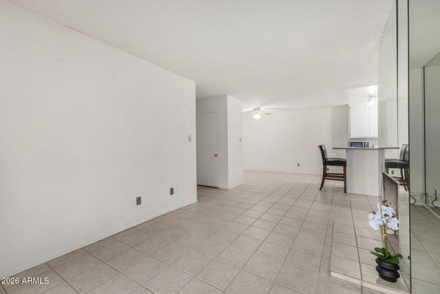 5525 E THOMAS Road M16, Phoenix, AZ 85018