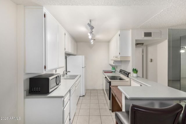 5525 E THOMAS Road M16, Phoenix, AZ 85018