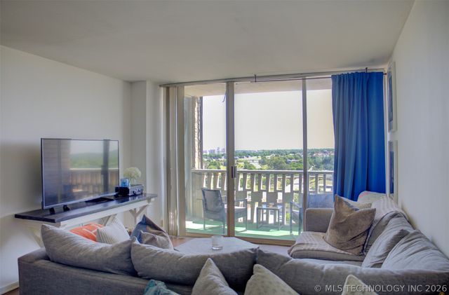 1502 S Boulder Avenue 15H, Tulsa, OK 74119