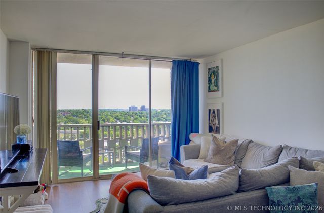 1502 S Boulder Avenue 15H, Tulsa, OK 74119