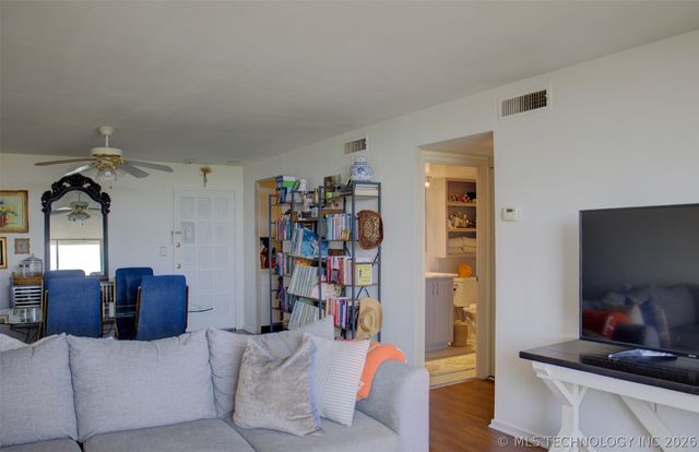 1502 S Boulder Avenue 15H, Tulsa, OK 74119