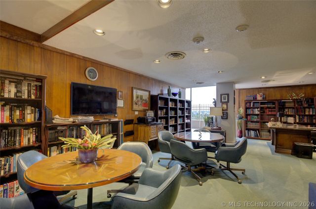 1502 S Boulder Avenue 15H, Tulsa, OK 74119