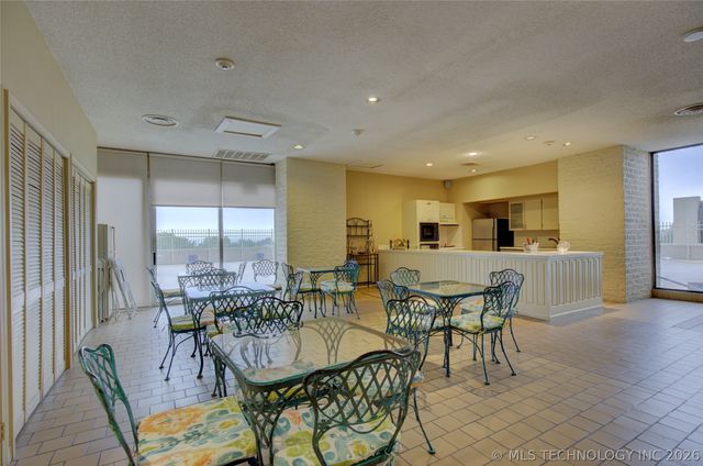 1502 S Boulder Avenue 15H, Tulsa, OK 74119