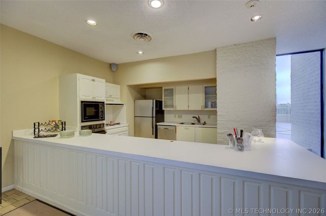 1502 S Boulder Avenue 15H, Tulsa, OK 74119