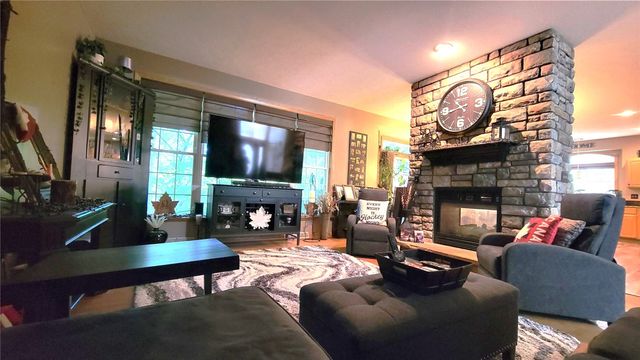 5818 FOREST CROSSING Drive, Erie, PA 16506