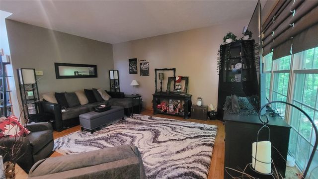 5818 FOREST CROSSING Drive, Erie, PA 16506