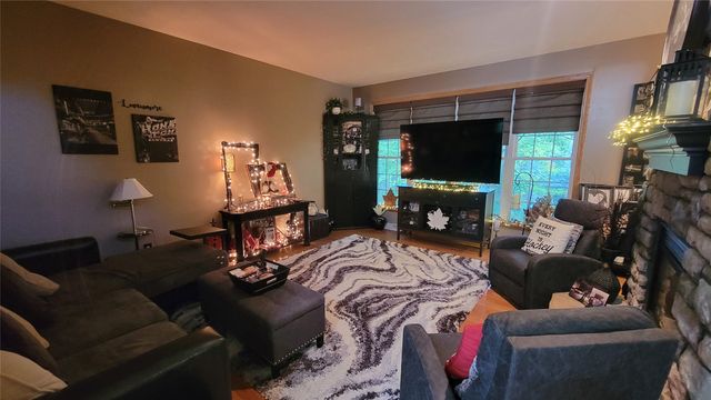 5818 FOREST CROSSING Drive, Erie, PA 16506