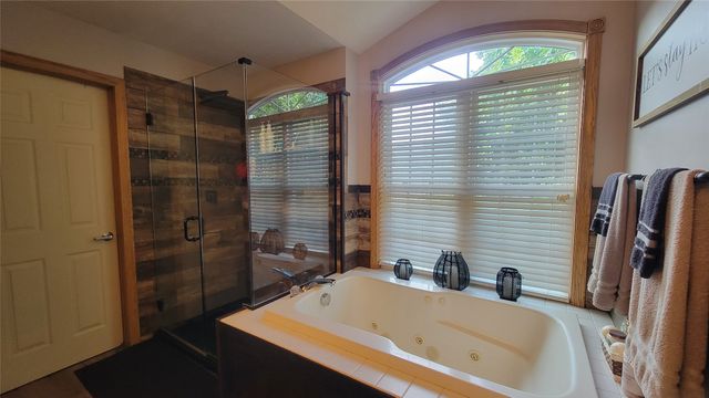 5818 FOREST CROSSING Drive, Erie, PA 16506