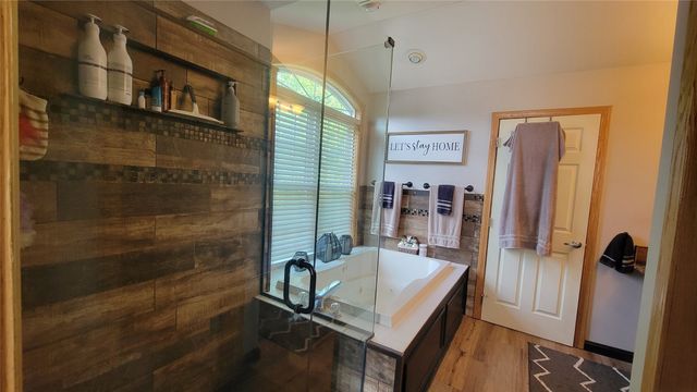 5818 FOREST CROSSING Drive, Erie, PA 16506