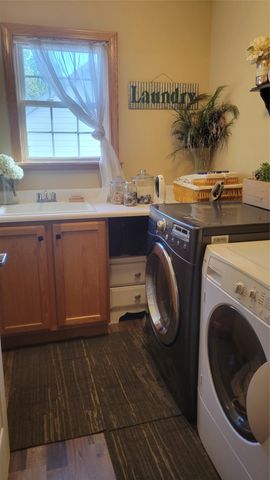 5818 FOREST CROSSING Drive, Erie, PA 16506