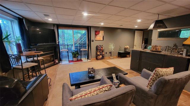 5818 FOREST CROSSING Drive, Erie, PA 16506