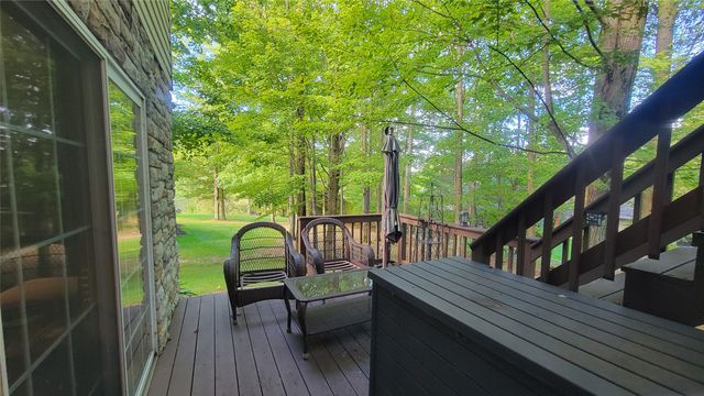 5818 FOREST CROSSING Drive, Erie, PA 16506