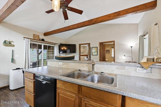 6927 W Maine ST, Spirit Lake, ID 83869