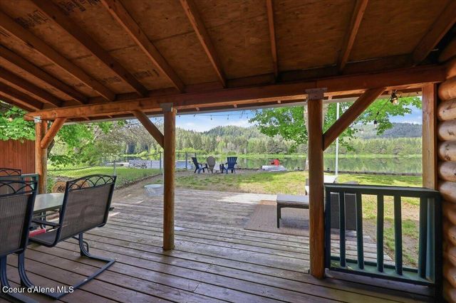 6927 W Maine ST, Spirit Lake, ID 83869