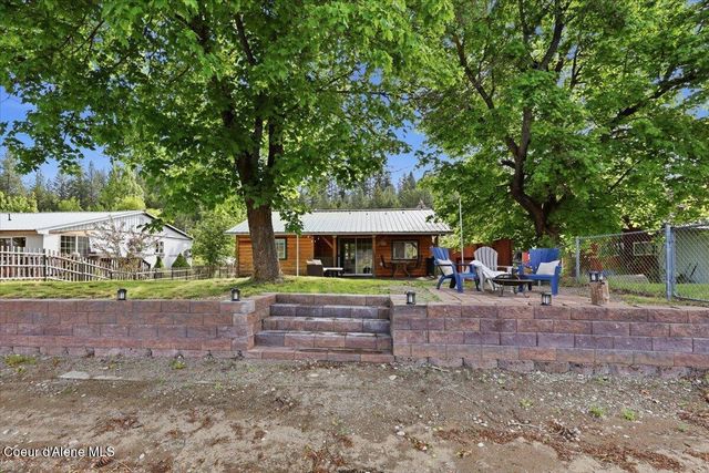 6927 W Maine ST, Spirit Lake, ID 83869