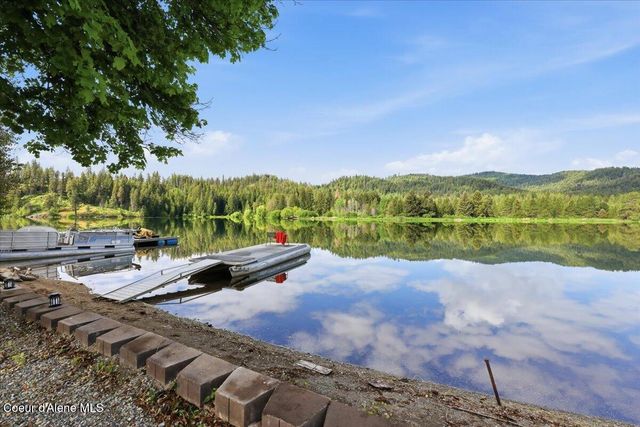 6927 W Maine ST, Spirit Lake, ID 83869