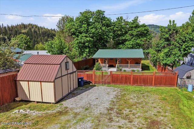 6927 W Maine ST, Spirit Lake, ID 83869