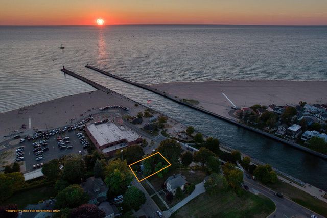 83 Michigan Avenue, South Haven, MI 49090