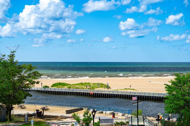 83 Michigan Avenue, South Haven, MI 49090