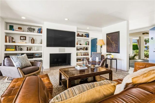 2736 S CAMINO REAL, Palm Springs, CA 92264