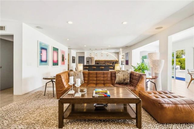 2736 S CAMINO REAL, Palm Springs, CA 92264