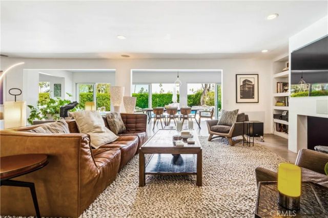 2736 S CAMINO REAL, Palm Springs, CA 92264