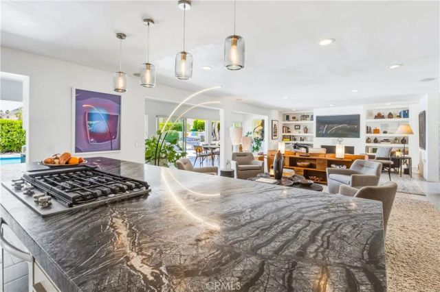 2736 S CAMINO REAL, Palm Springs, CA 92264