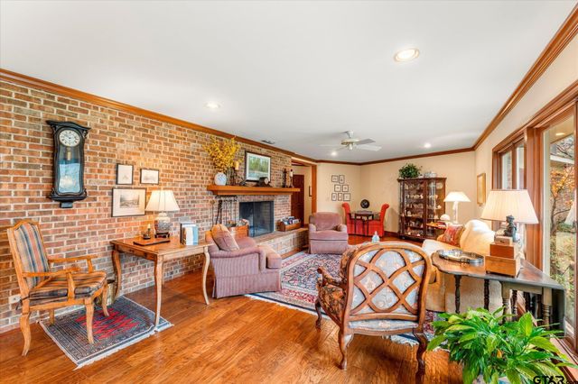 1103 S Williams Ave, Mt Pleasant, TX 75455