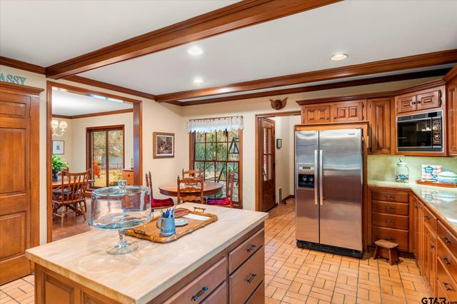 1103 S Williams Ave, Mt Pleasant, TX 75455