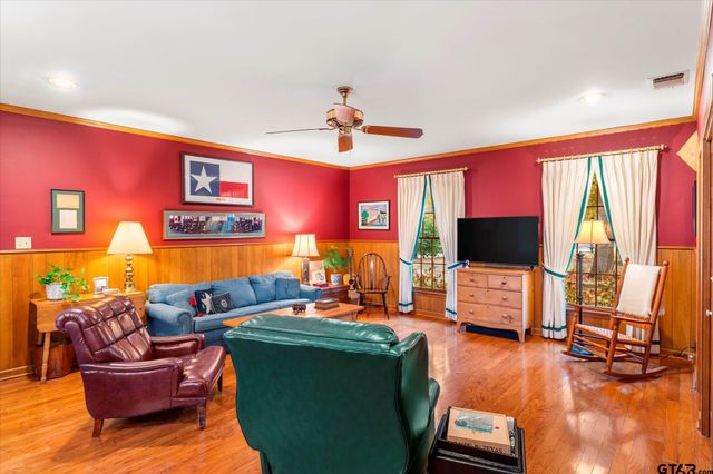 1103 S Williams Ave, Mt Pleasant, TX 75455