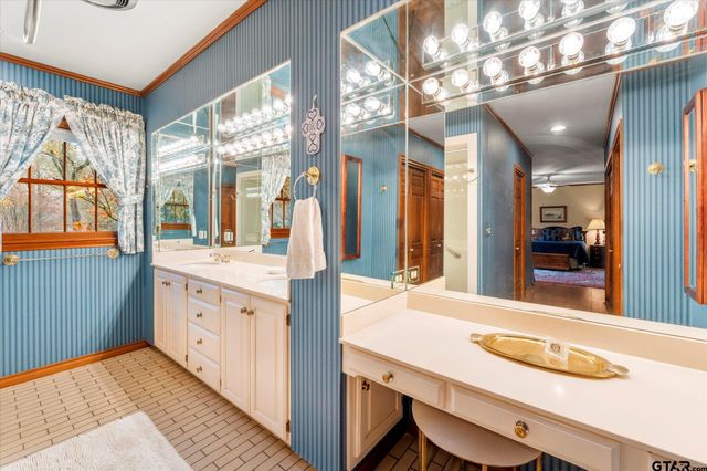 1103 S Williams Ave, Mt Pleasant, TX 75455