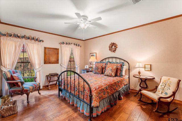 1103 S Williams Ave, Mt Pleasant, TX 75455