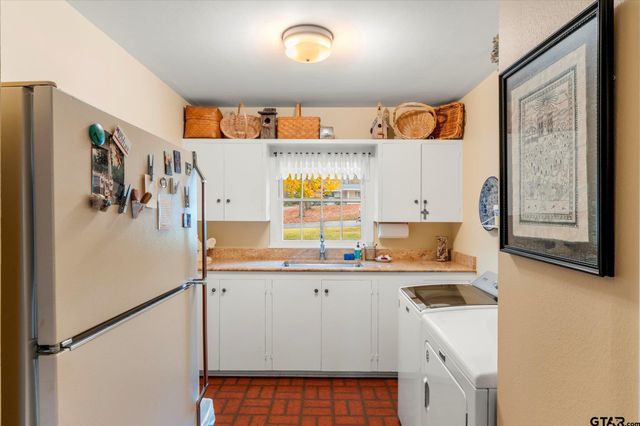 1103 S Williams Ave, Mt Pleasant, TX 75455