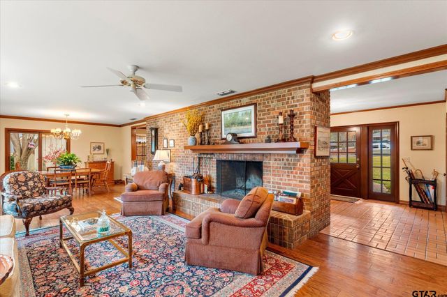 1103 S Williams Ave, Mt Pleasant, TX 75455